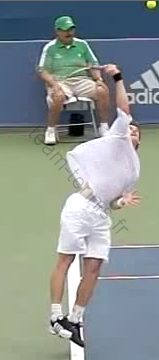 Andy Murray au service - avant l'impact