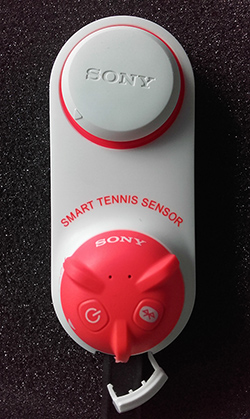Chargement du capteur Sony Smart Tennis Sensor
