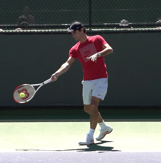 Le coup droit de Roger Federer - Impact avec la balle