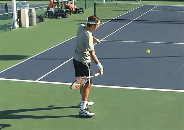 Roger Federer - déclenchement de la frappe en coup droit