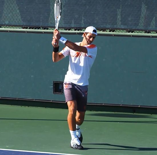 Revers de Novak Djokovic - Accompagnement de la balle